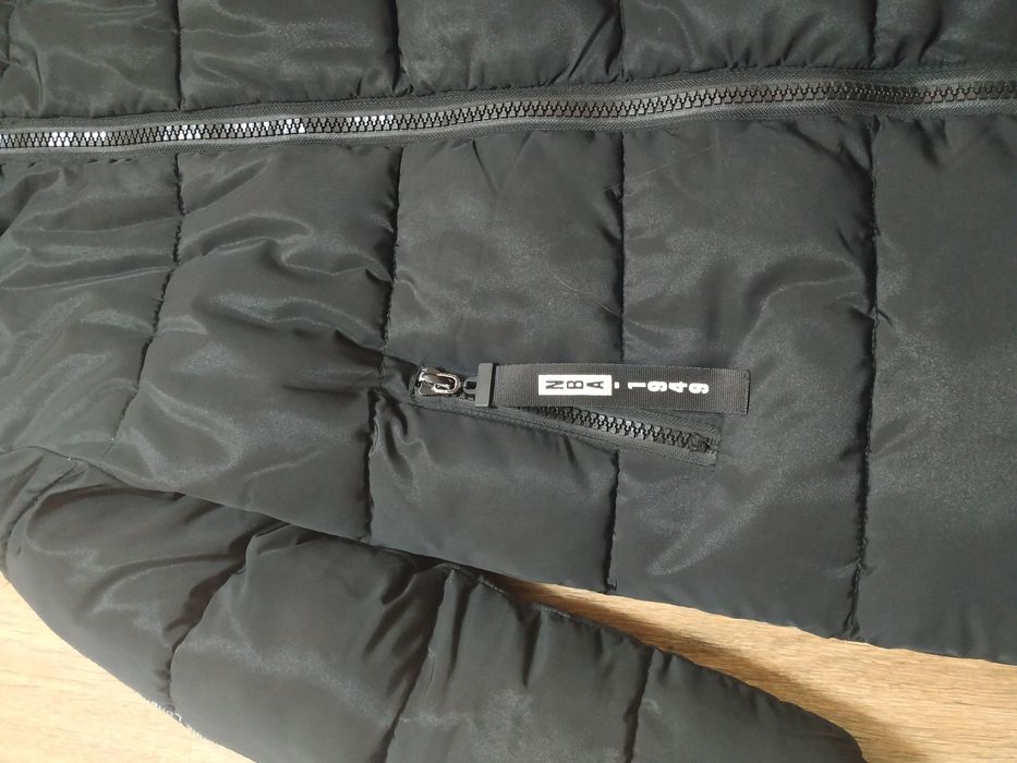 Продам. Зимняя куртка на девочку.