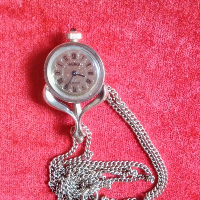 Часы кулон марки Чайка