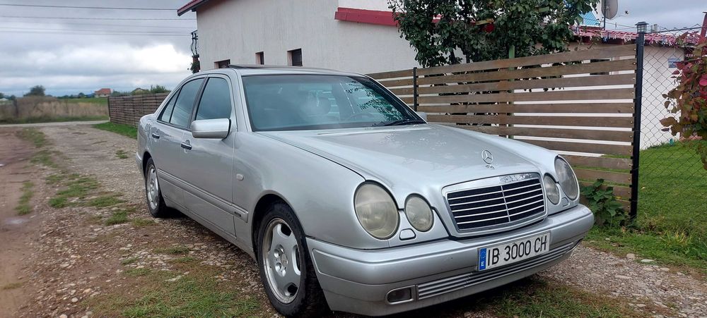 MERCEDES BENZ E 420    1996
