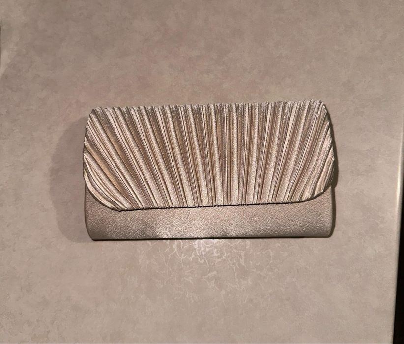 Чисто нова чанта