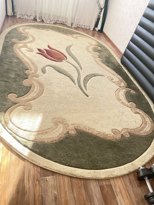 Продам ковер в отличном состоянии