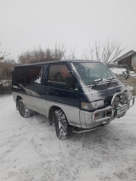 Митсубиси Делика