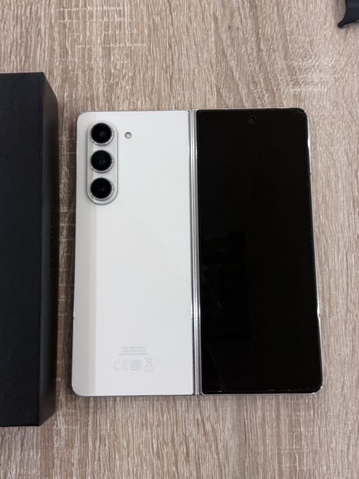 Samsung Galaxy Z Fold5
