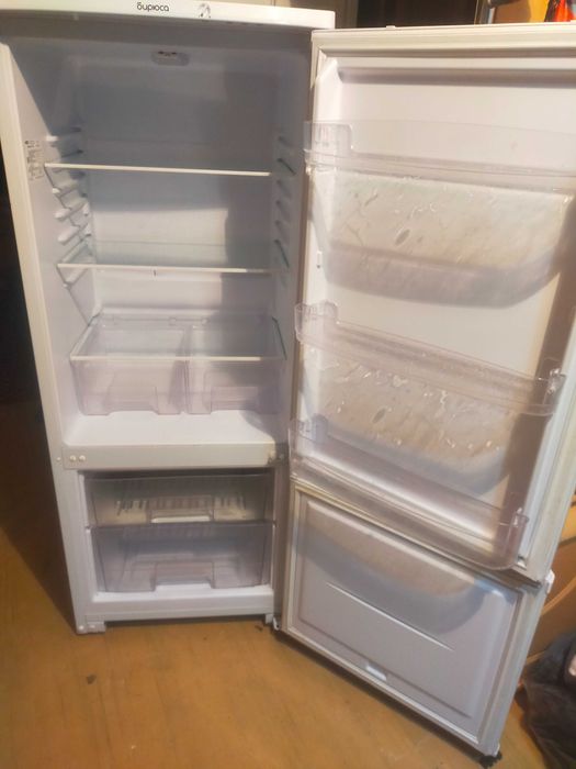 Холодильник двухкамерный