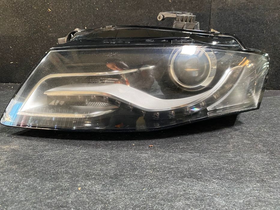 Привозные Фары на Ауди А4 B8