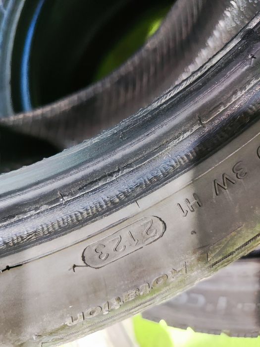 2 бр зимни 235/45/18 Hankook