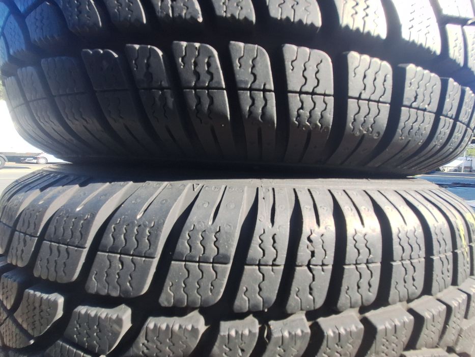 2 anvelope iarna 195/60r15 Dunlop Montaj Gratuit