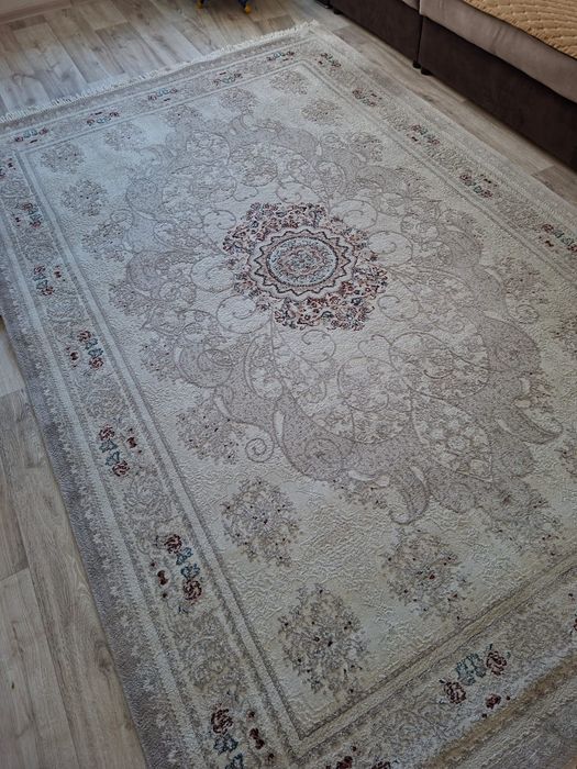 Продаю ковёр 2×3
