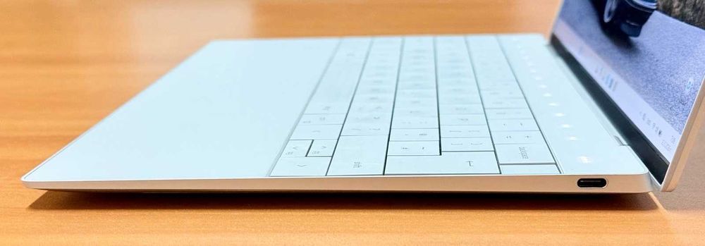 Dell XPS 13 Plus 9320 / Intel Core i7-1360P / 16GB DDR5 RAM / 512GB SSD / 13.4" FHD+ / Platium