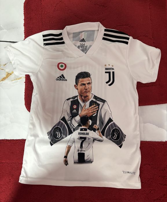 Vand tricou frumos cu Ronaldo