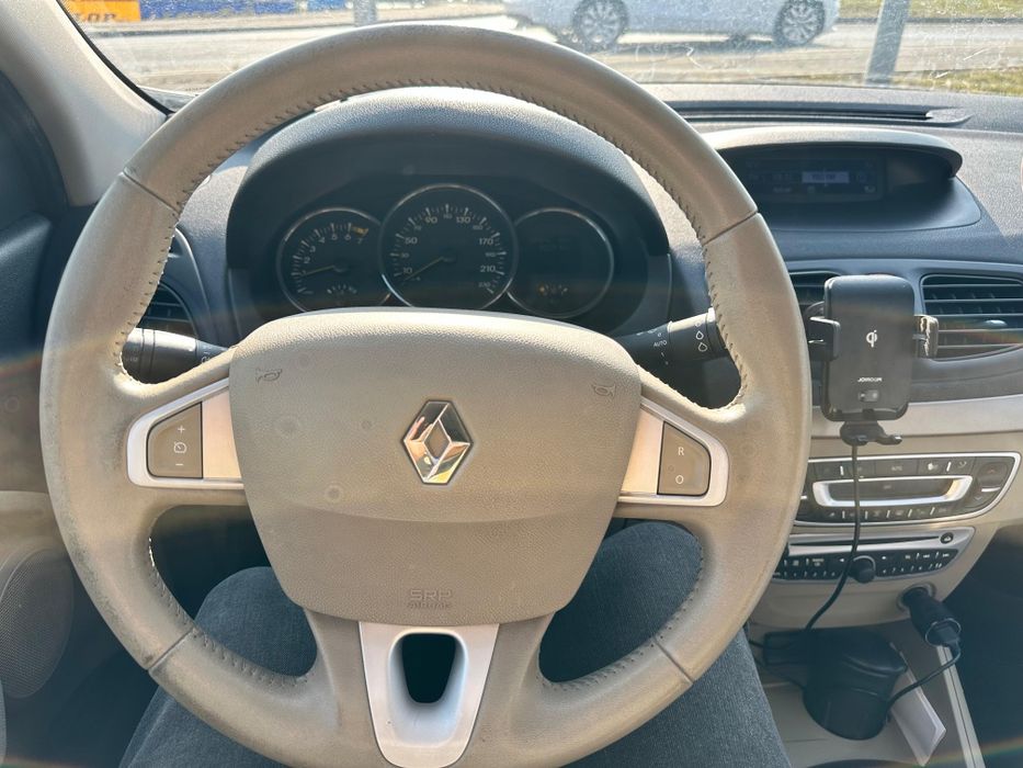 Vând Renault fluence