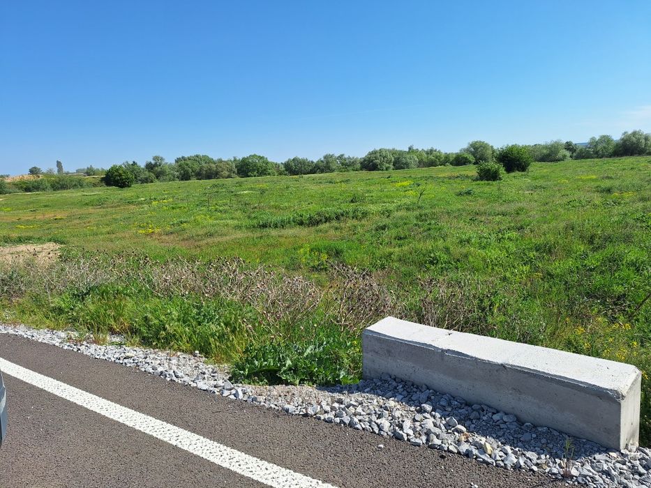 Teren intravilan industrial 8.717 mp cu front la centura noua