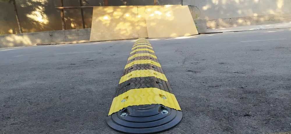 Лежачий полицейский