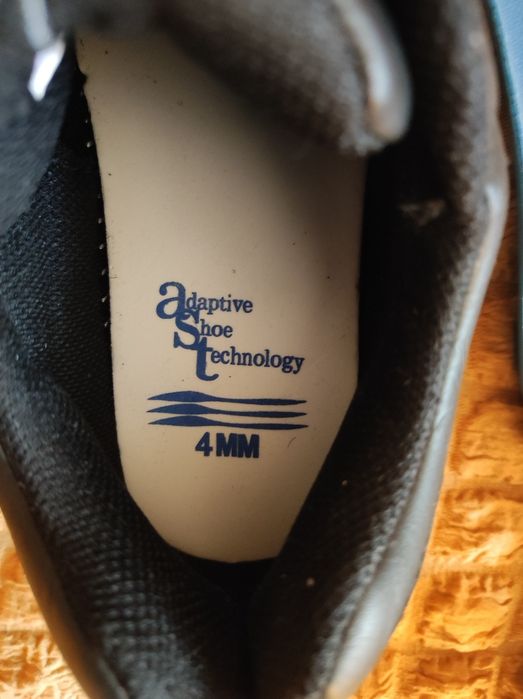 Продавам нови ортопедични маратонки, 38 номер, черни, качество