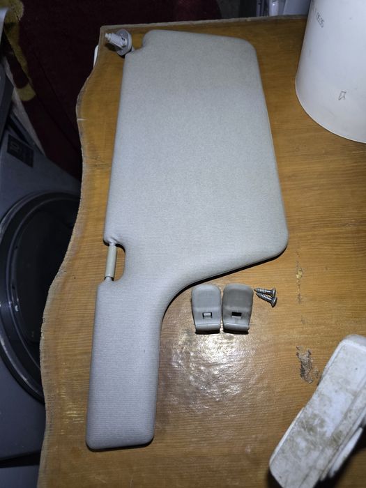 Козырек на мазда премаси  с зеркалом