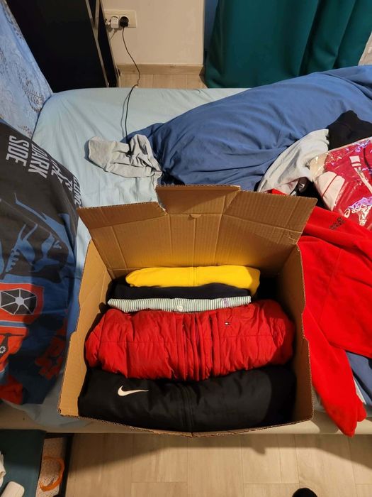 Fac boxuri de firma de orice fel