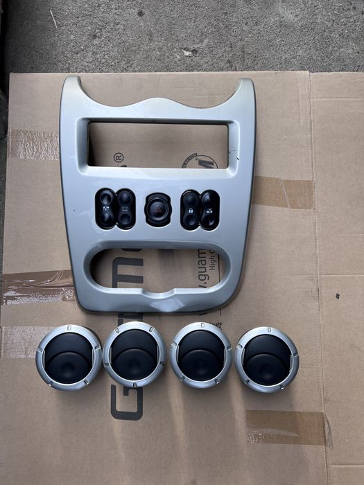 Vand rama bord+aeratoare Dacia Logan Facelift/Sandero/mcv-2010-2012