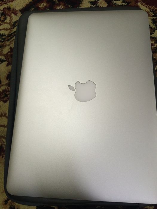 Mackbook airbnznnzmzm