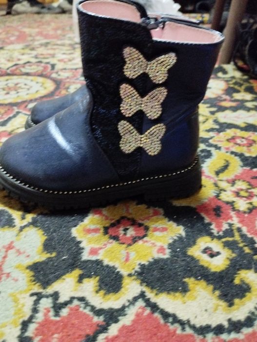 Продам ботинки на девочку