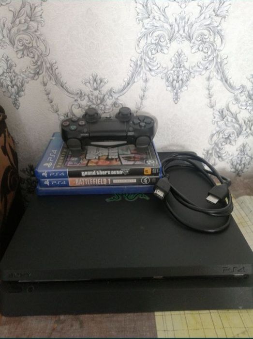 PS4 slim  1000гб