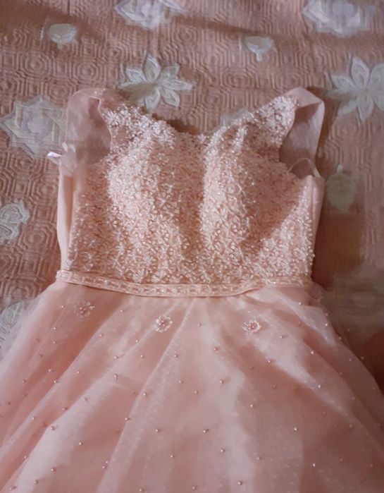 Продам платье новое