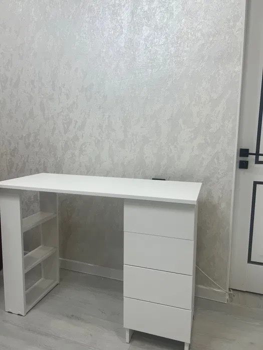 Парта, компьютерный стол