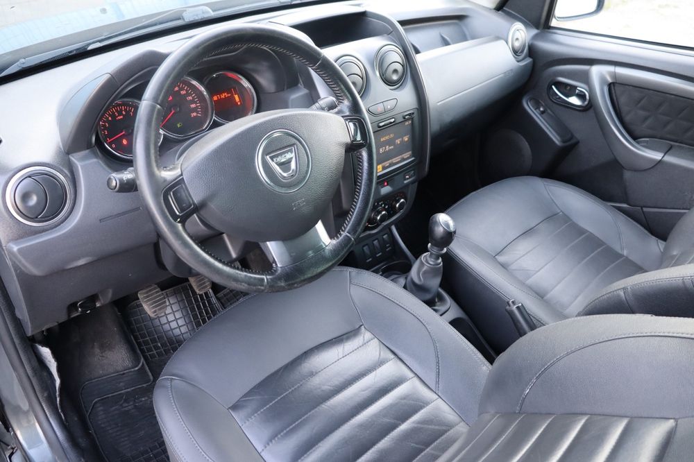 Dacia Duster!Piele!Încălzire în scaune!