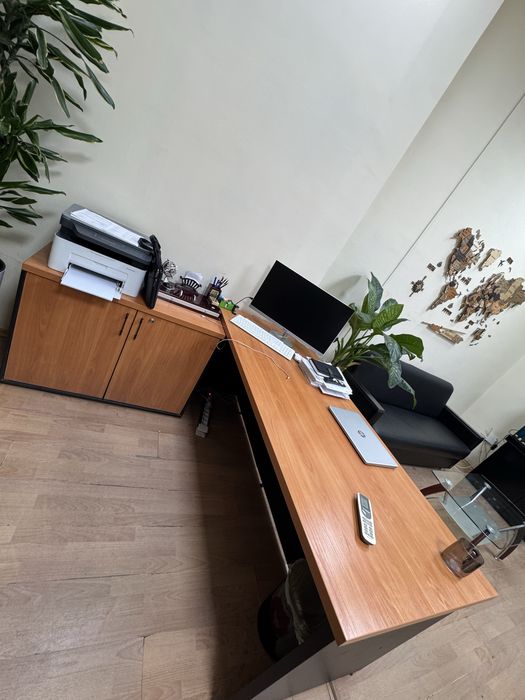 Ofis mebeli sotiladi