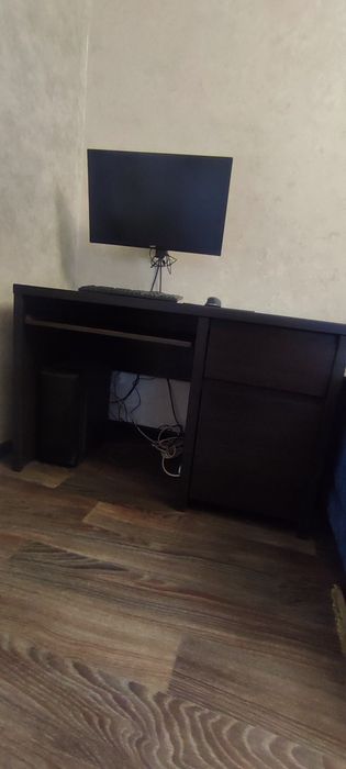 Продам комьютерный, письменный стол