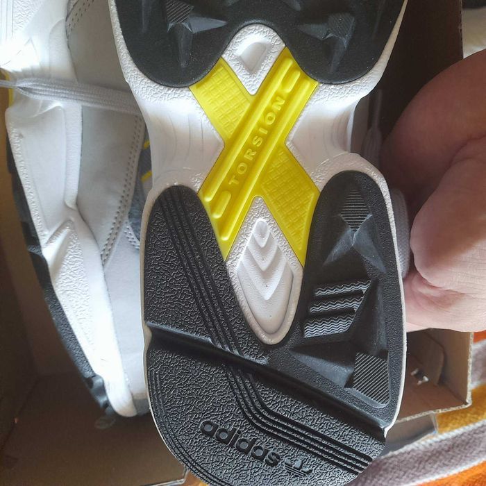 Маратонки Adidas Yung 45 1/3 Чисто Нови