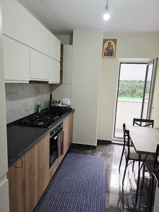 Inchiriez apartament cu 2 camere
