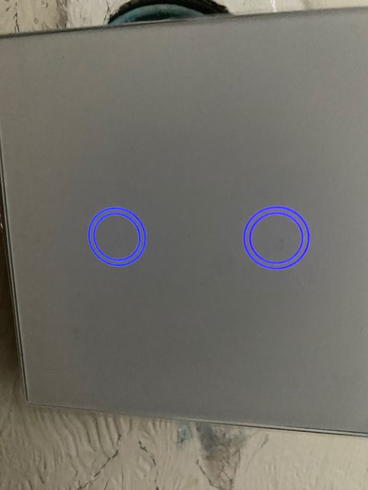 Стъклен ключ за осветление с тъч управление и подсветка – черен и бял