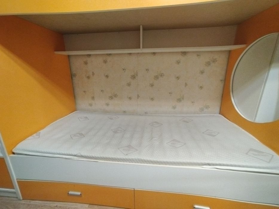 Двухъярусная кровать