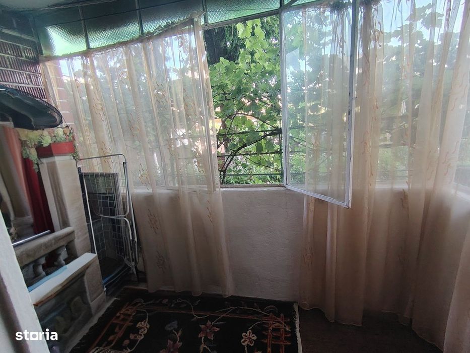 Apartament la parter mare, zona Vlaicu bloc 10 etaje