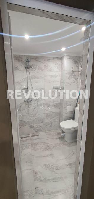 Дава се под наем Едностаен апартамент в Варна, Център - 20 кв.м за 398.82 € - Снимка #3