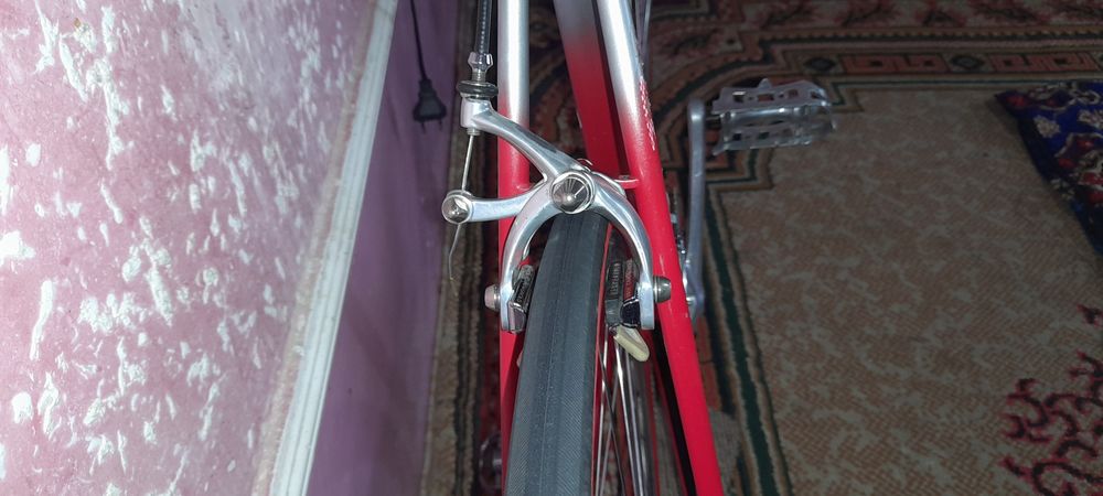 Shosseyni velosiped sotilada