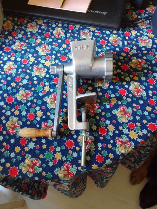 Продам мясорубку