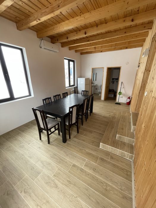 Vand Casa in comuna Jugureni