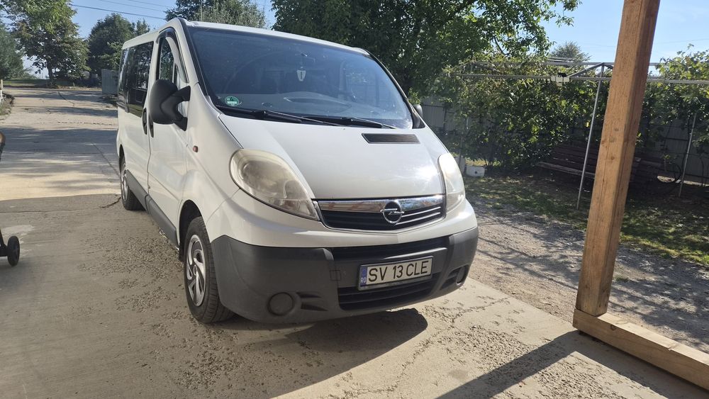 Opel vivaro 8+1  schimb cu smax