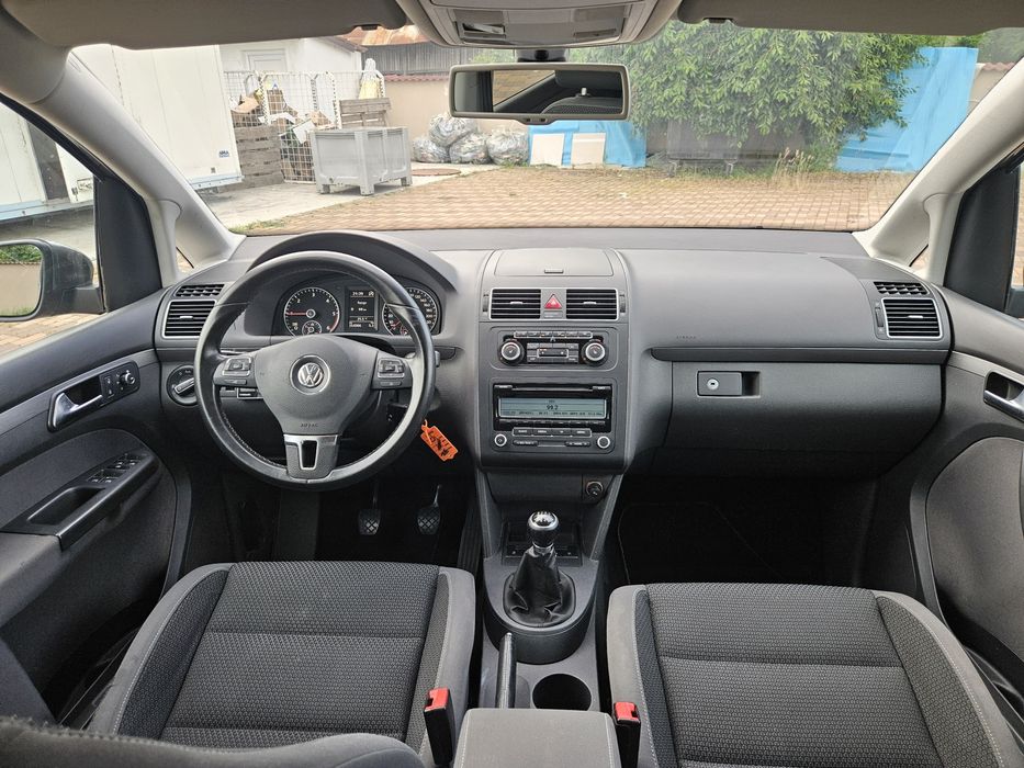 Vw Touran 2011 ~2.0d 140 Cp /7 Locuri/klima/Senzori 360°/Park Assist/