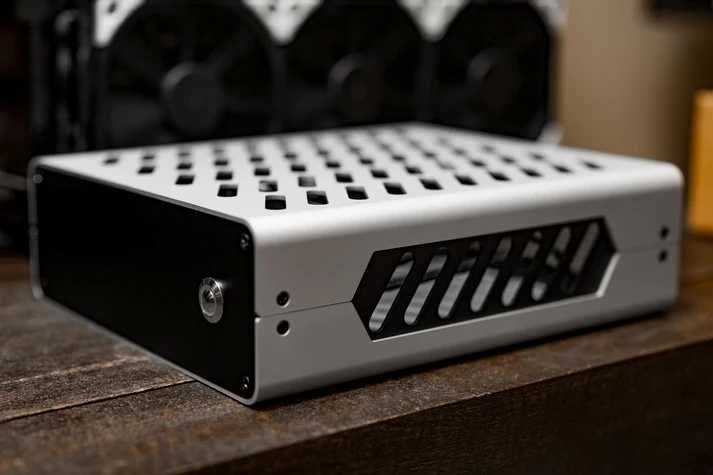 Carcasa PC Skyreach 4 TINY Mini-ITX SFF ultra-compacta 3.38L