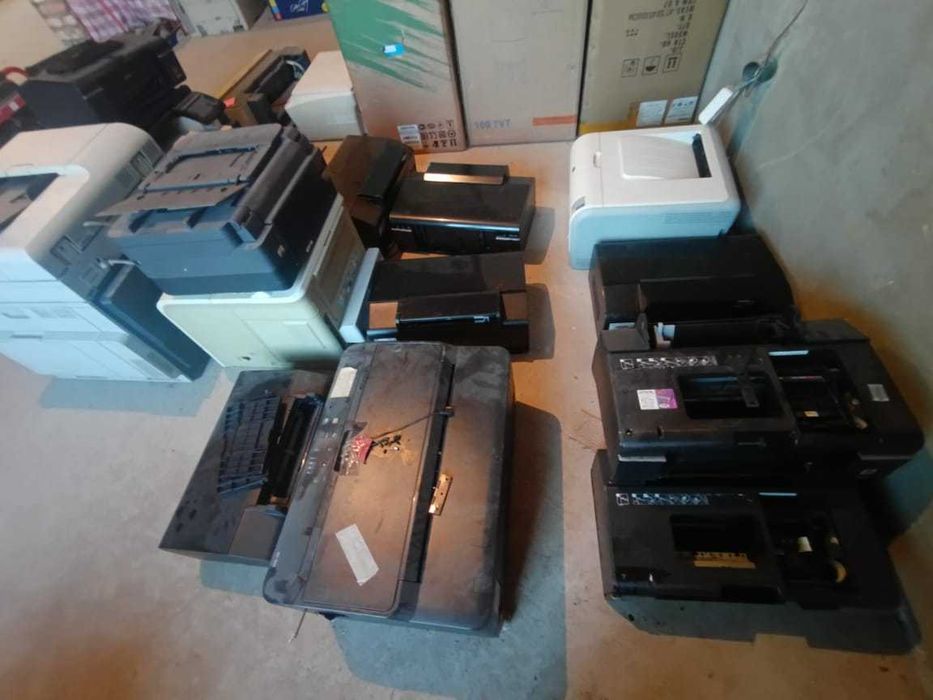 Продам принтера сервис-центру срочно: 1 млн.