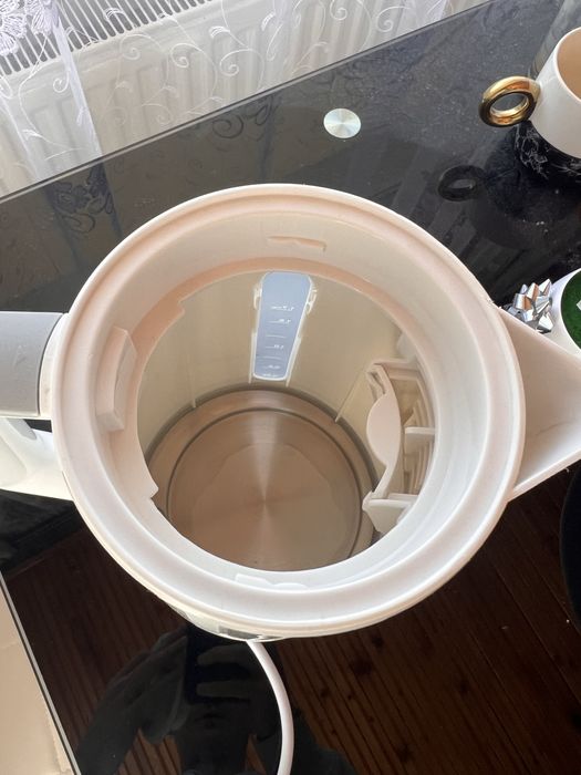 Продавам Електрическа кана Бош