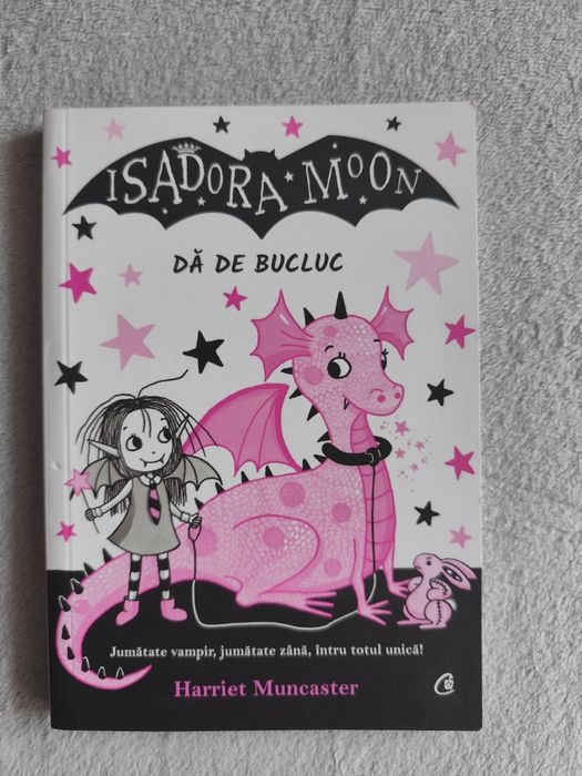 Carte,, Isadora Moon dă de bucluc ,,