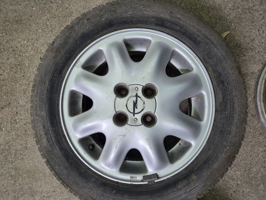 Оригинални лети джанти Opel 14" (4x100) + 2 бр. гуми 175/65 R14
