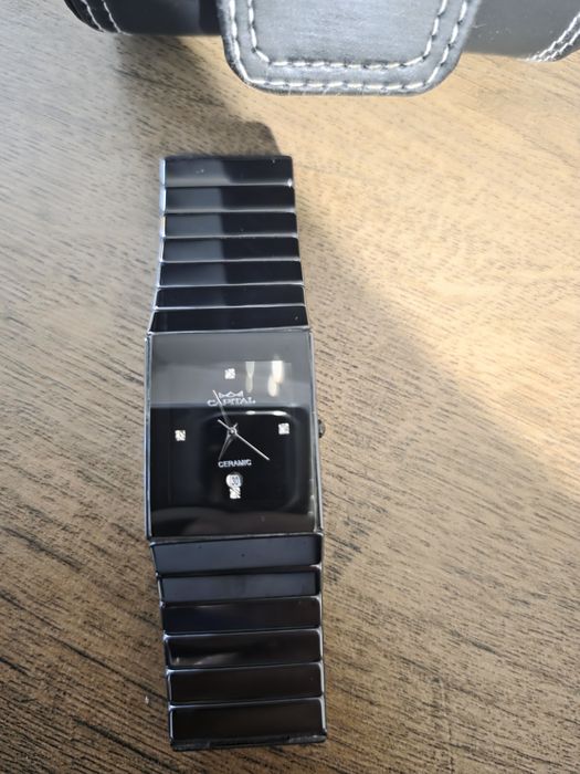 Нов часовник Capital с керамична верижка