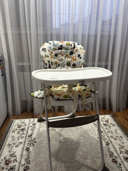 Фирмы:Joie белый детский стул