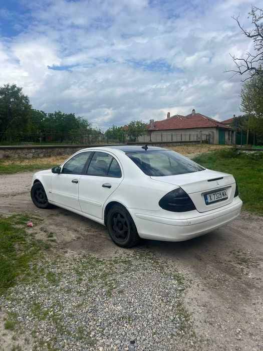 Mercedes-Benz E 220