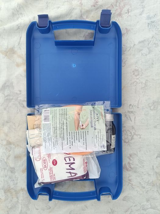 Продам автомобильную аптечку.
