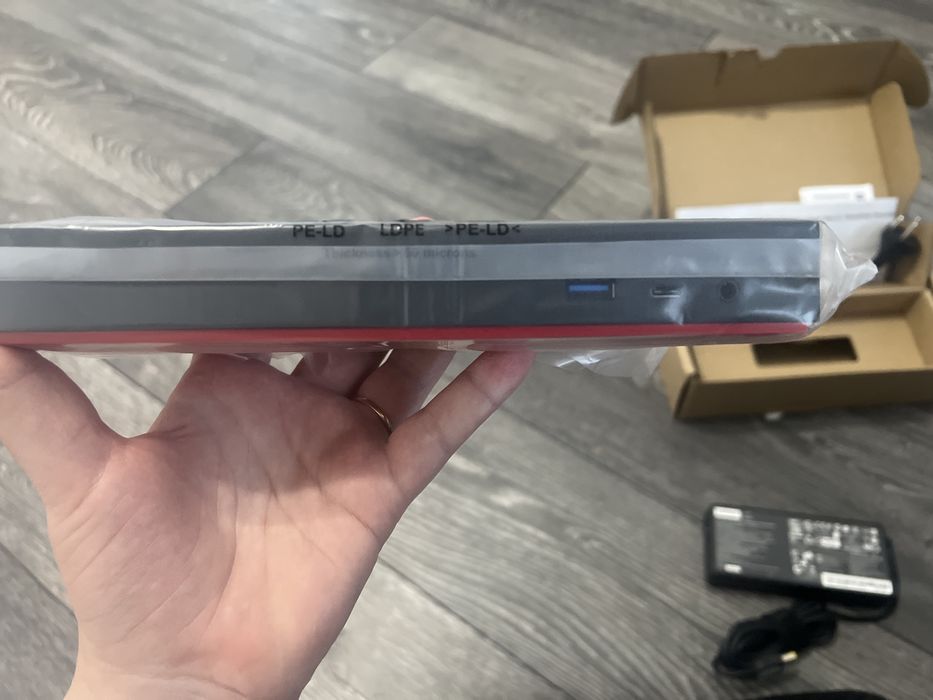 Statie de andocare Thunderbolt 3